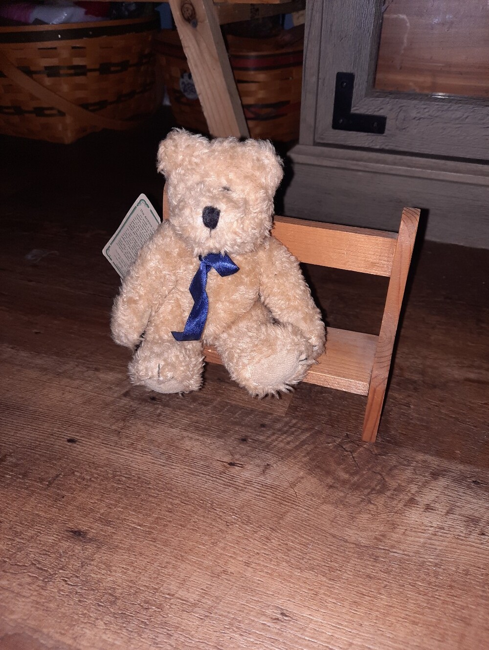 Boyds Bear With Mini Wooden Bench